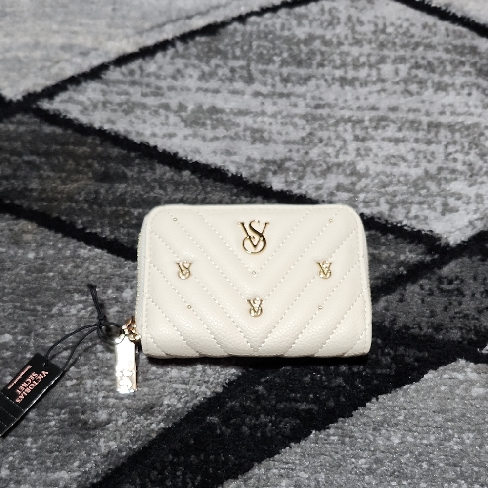 VICTORIA SECRET BISCOTTI QUILTED STUDDED ZIP-AROUND SMALL WALLET